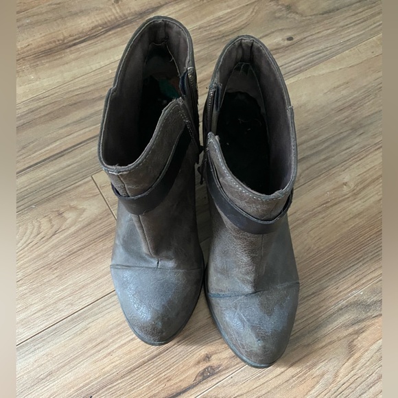 Fergie Ankle Boots - Picture 4 of 5